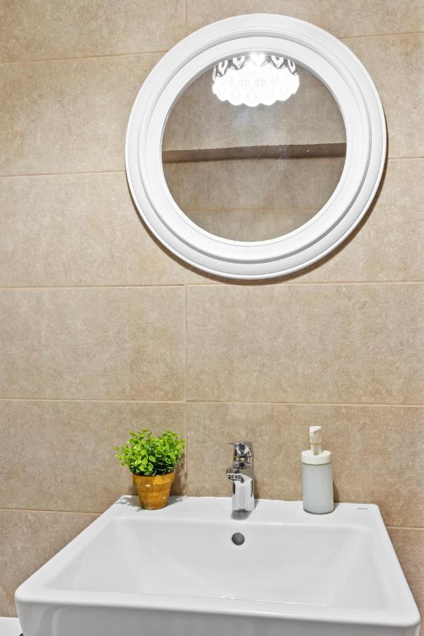 Sudului 303 By Mrg Apartments Bucarest Esterno foto